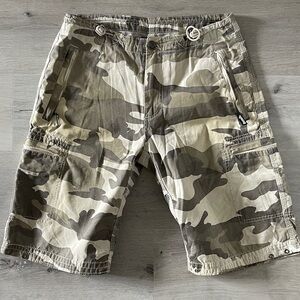 Bench Men’s Cargo Capris / Shorts Size 30 Beige White Adjustable Waist